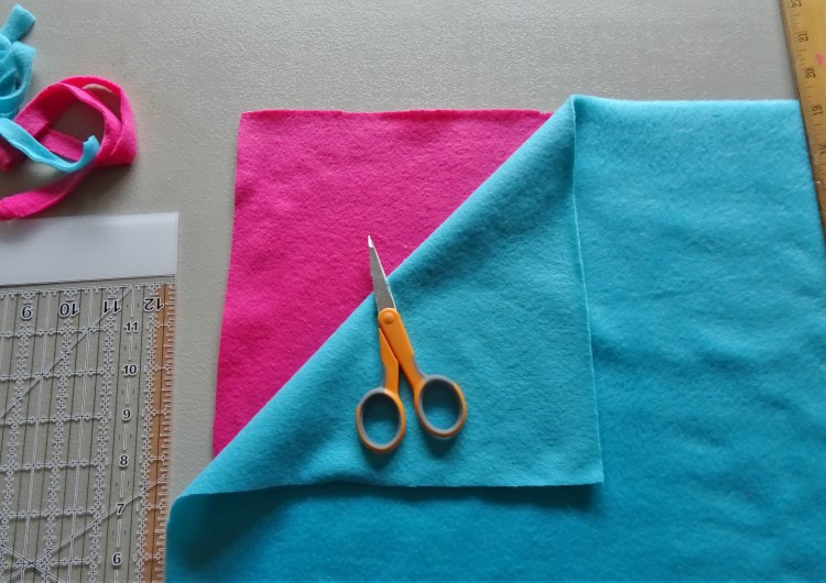 fleece blanket DIY no-sew scissors cutting craft project